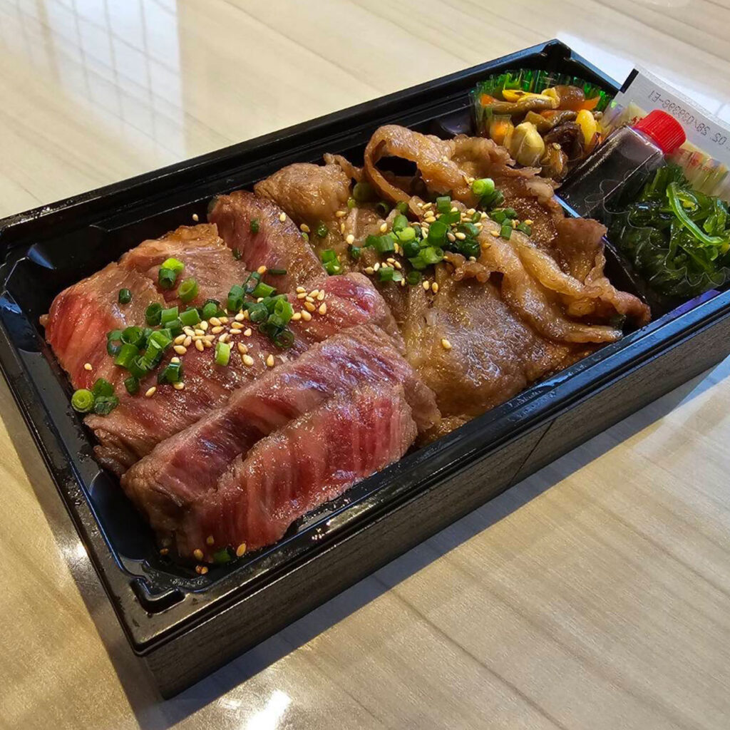 秋田由利牛特選モモステーキ&カルビ弁当